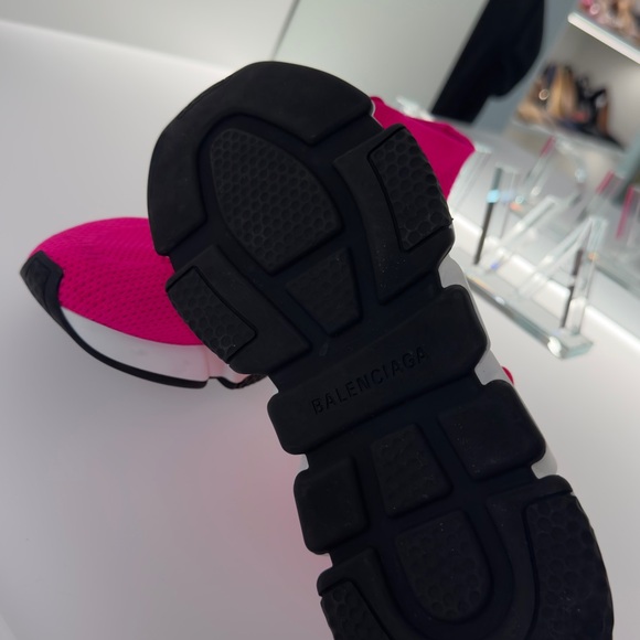 Shoes has been worn once - Picture 5 of 5